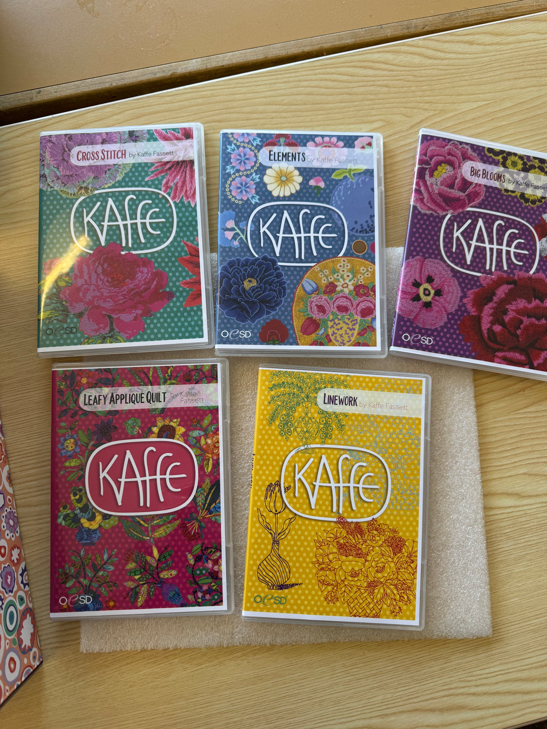 Bernina Kaffe Embroidery Bundle & Kaffe L Embroidery Module Case