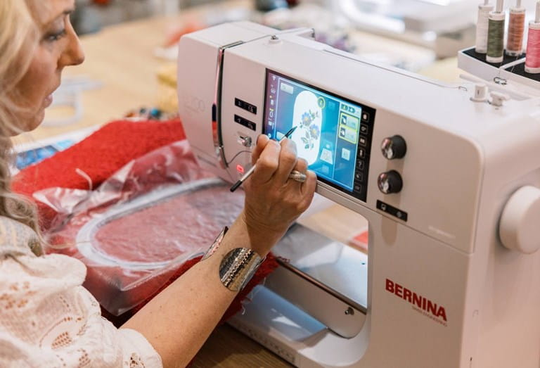 BERNINA B 700 E PRO - Upgraded Features!