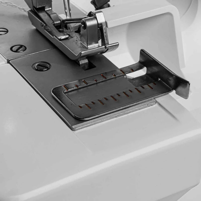 PFAFF admire 1000 Overlock Machine