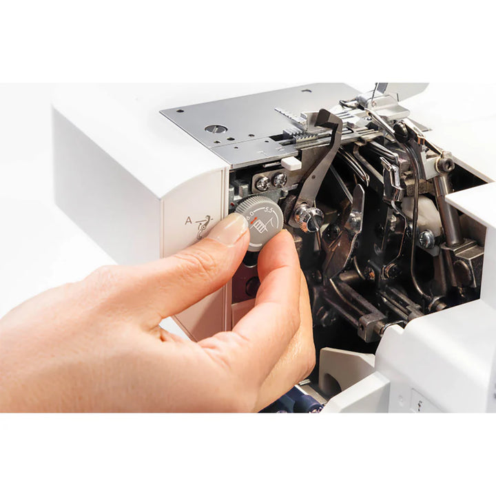 PFAFF admire air 6000 - Black Coverlock Machine