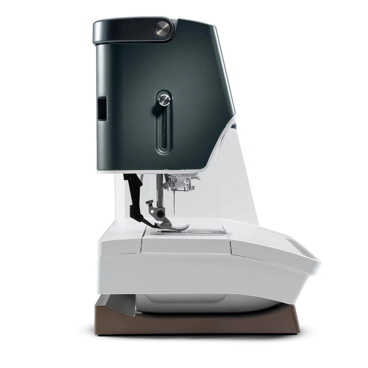 PFAFF creative expression 750 - Sewing and Embroidery Machine