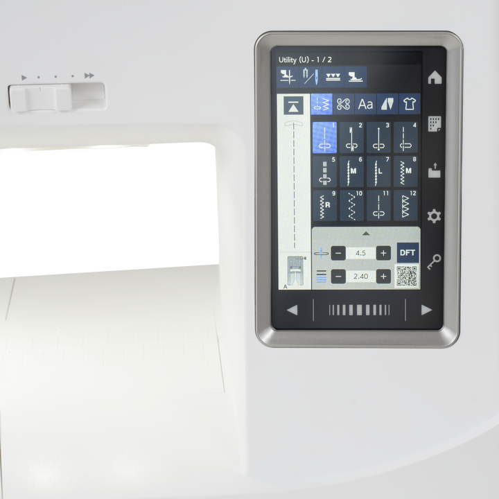 Janome Skyline S8