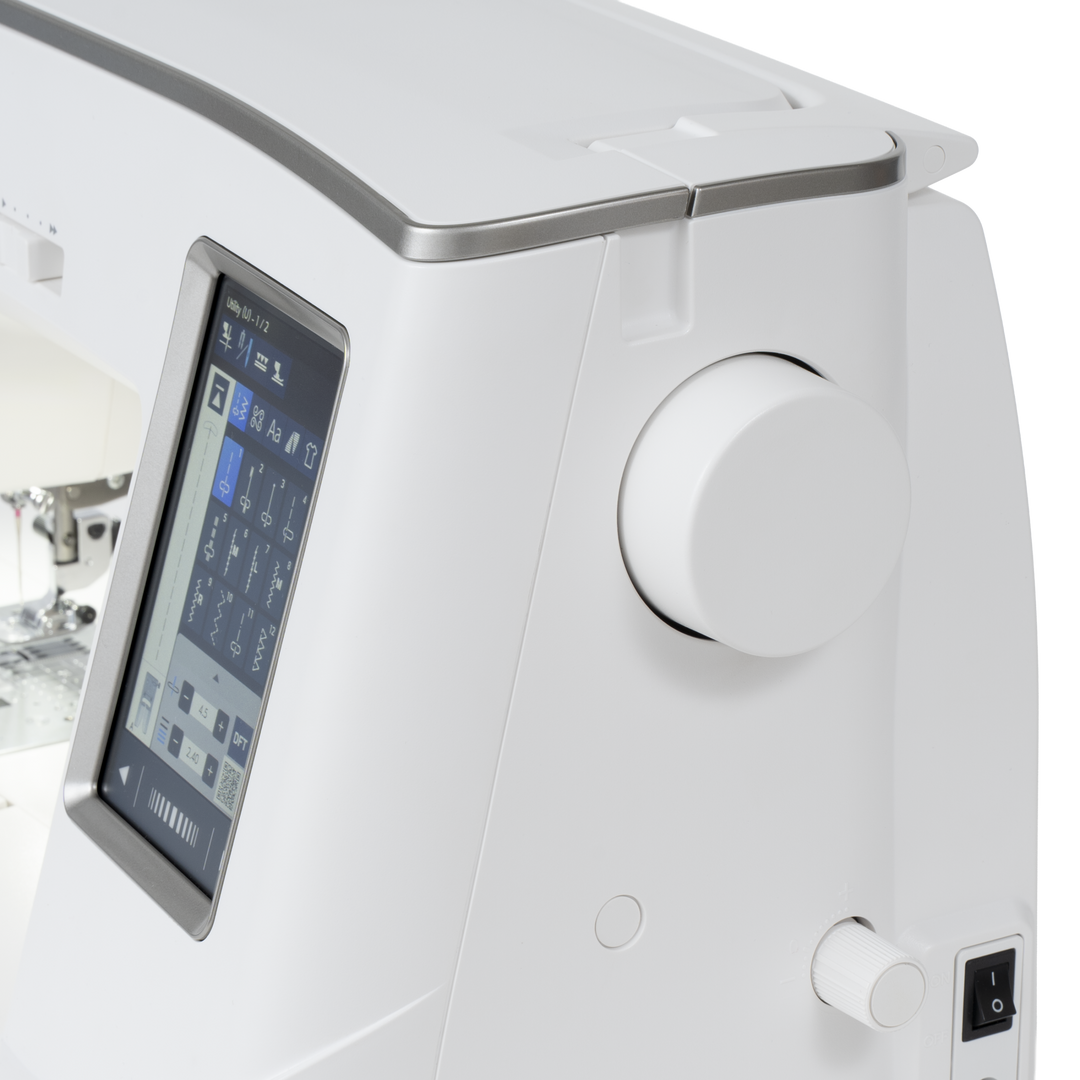 Janome Skyline S8