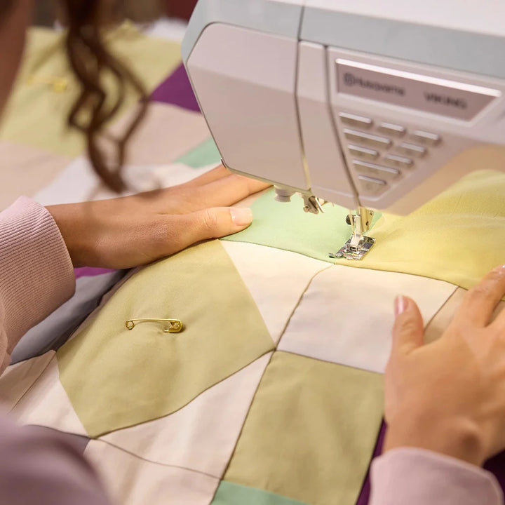 HUSQVARNA VIKING TOPAZ 55Q - Sewing Machine