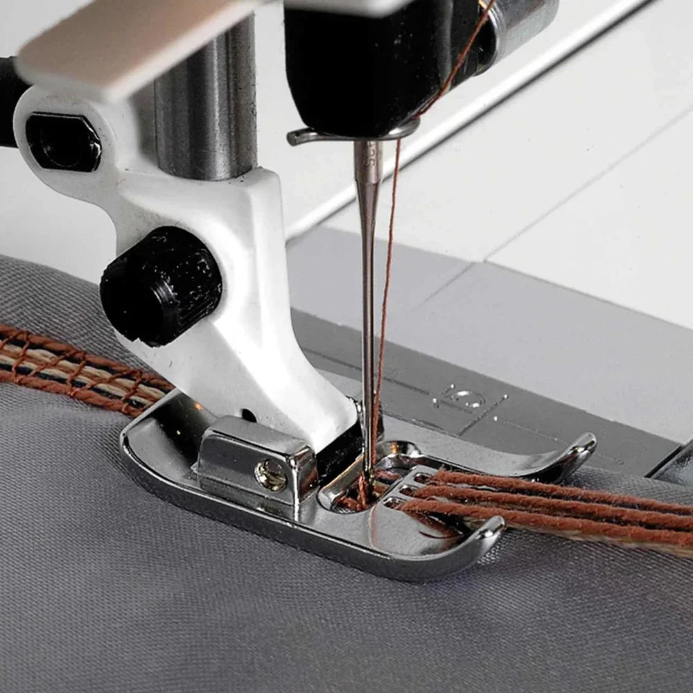 Husqvarna Viking 7-Hole Cord Foot with Threader #412989945