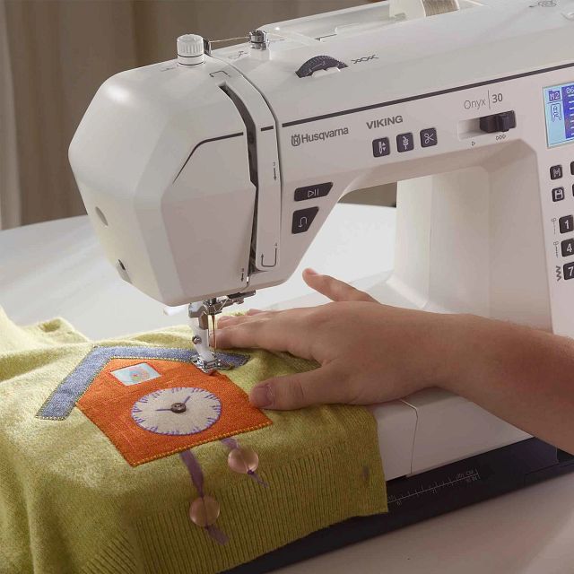 HUSQVARNA VIKING ONYX 30 - Sewing Machine