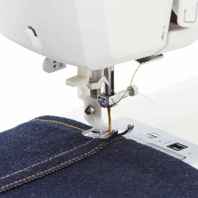 HUSQVARNA VIKING ONYX 30 - Sewing Machine
